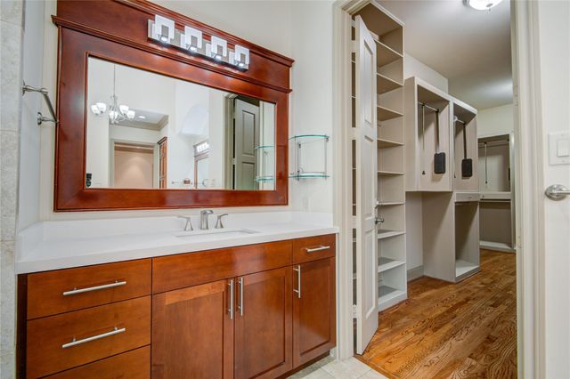 5346 Val Verde Street, Houston, TX 77056