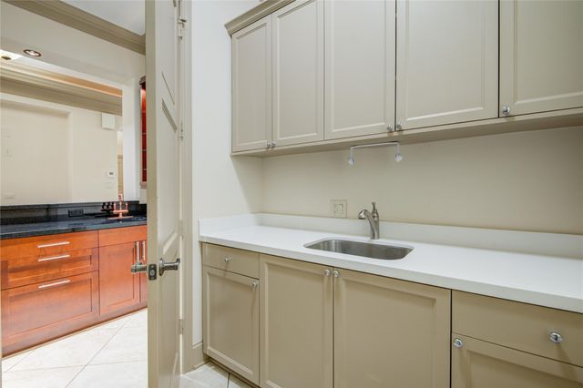 5346 Val Verde Street, Houston, TX 77056