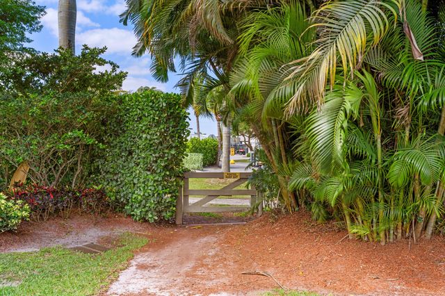 3151 Hickstead Place, Wellington, FL 33414