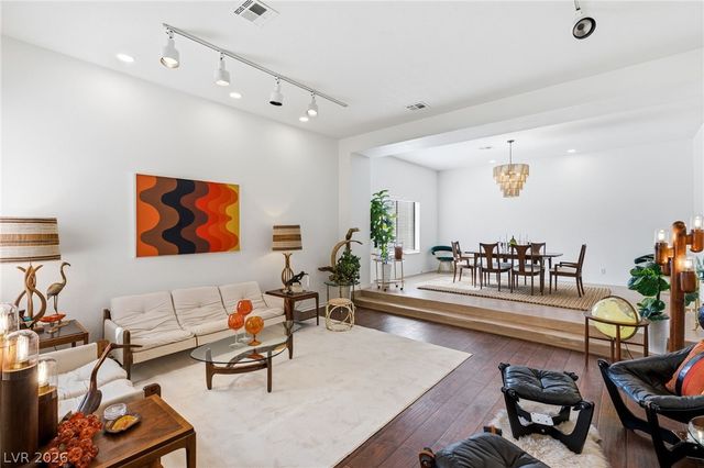 3070 Mann Street, Las Vegas, NV 89146