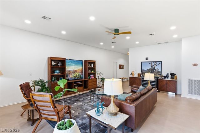 3070 Mann Street, Las Vegas, NV 89146