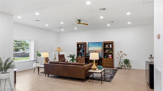 3070 Mann Street, Las Vegas, NV 89146