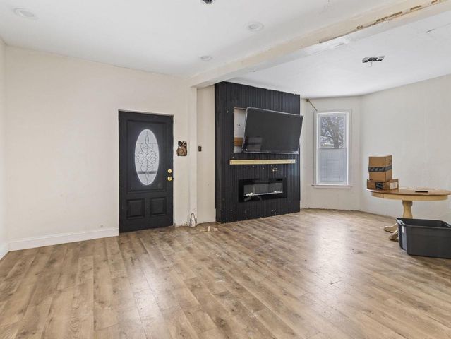 2418 S 30th STREET, Milwaukee, WI 53215