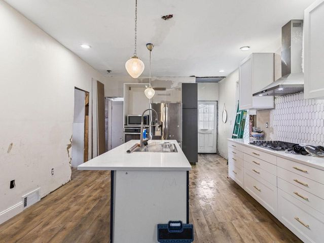 2418 S 30th STREET, Milwaukee, WI 53215