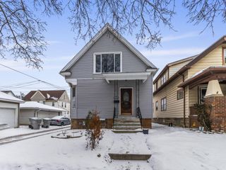2418 S 30th STREET, Milwaukee, WI 53215