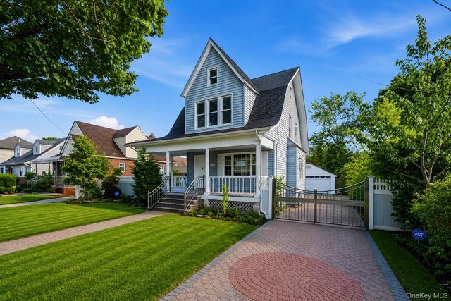 136 Elm Street, Valley Stream, NY 11580