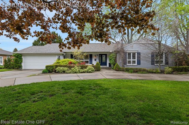 65 Willison Road, Village Of Grosse Pointe Shores, MI 48236