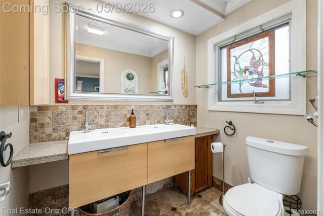65 Willison Road, Village Of Grosse Pointe Shores, MI 48236