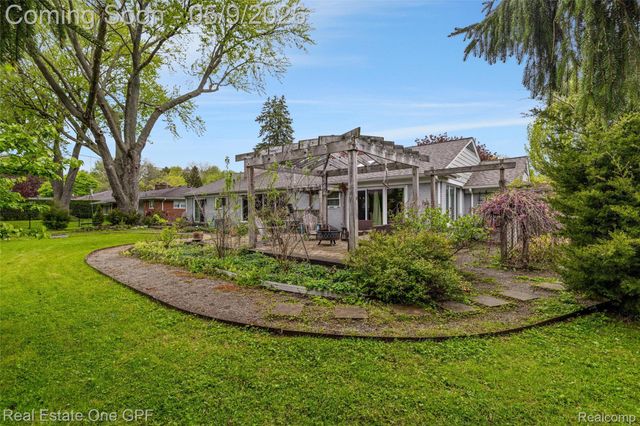 65 Willison Road, Village Of Grosse Pointe Shores, MI 48236