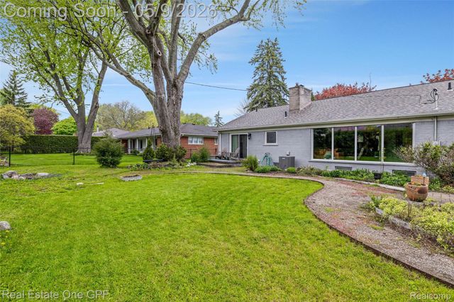 65 Willison Road, Village Of Grosse Pointe Shores, MI 48236