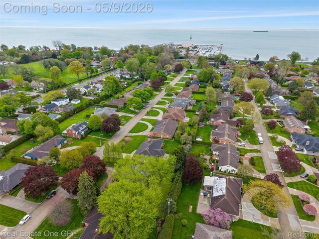 65 Willison Road, Village Of Grosse Pointe Shores, MI 48236