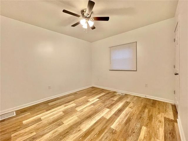 860 Pennsylvania Ave, Coraopolis, PA 15108