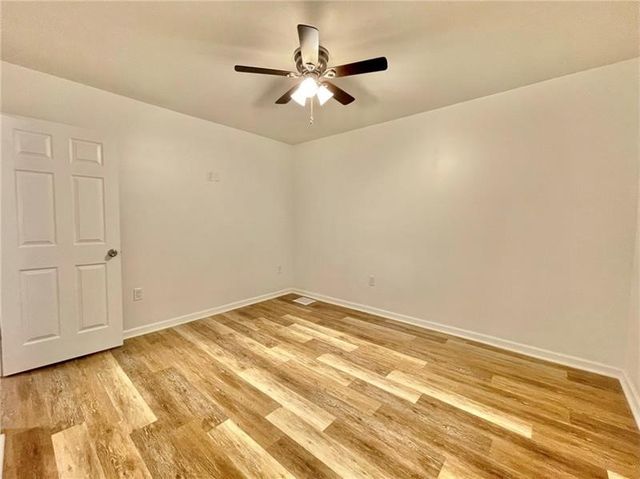 860 Pennsylvania Ave, Coraopolis, PA 15108