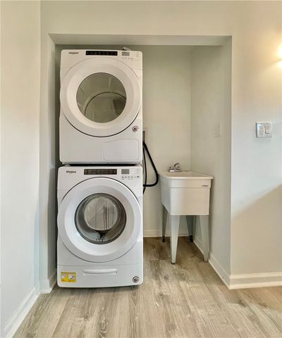 860 Pennsylvania Ave, Coraopolis, PA 15108