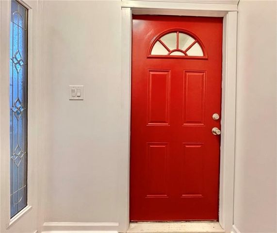 860 Pennsylvania Ave, Coraopolis, PA 15108