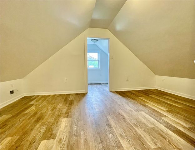 860 Pennsylvania Ave, Coraopolis, PA 15108