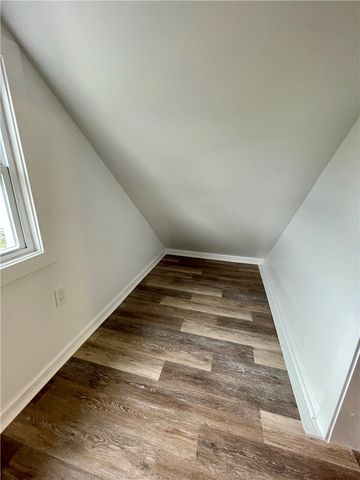 860 Pennsylvania Ave, Coraopolis, PA 15108