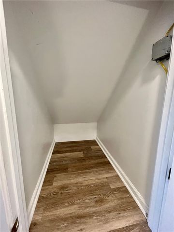 860 Pennsylvania Ave, Coraopolis, PA 15108