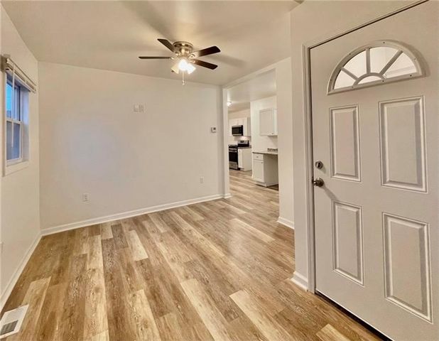 860 Pennsylvania Ave, Coraopolis, PA 15108