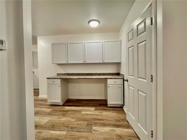 860 Pennsylvania Ave, Coraopolis, PA 15108