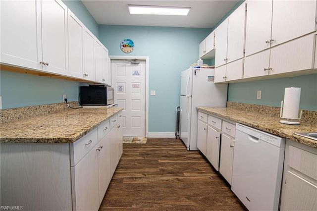 6984 Winkler RD, Fort Myers, FL 33919