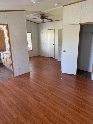125 Classic Country Court, Springtown, TX 76082