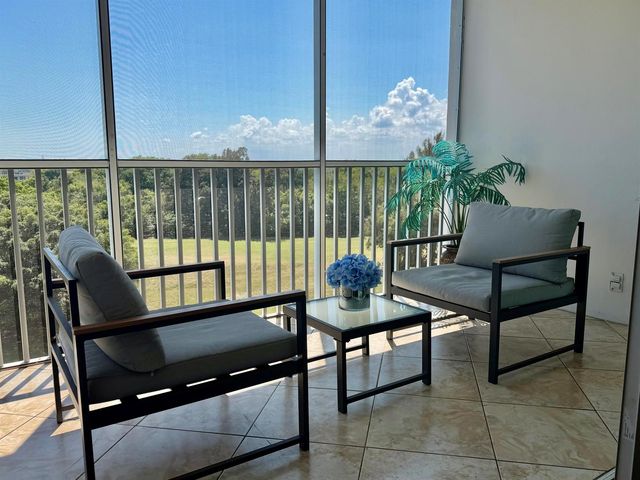 3100 N Palm Aire Drive 706, Pompano Beach, FL 33069