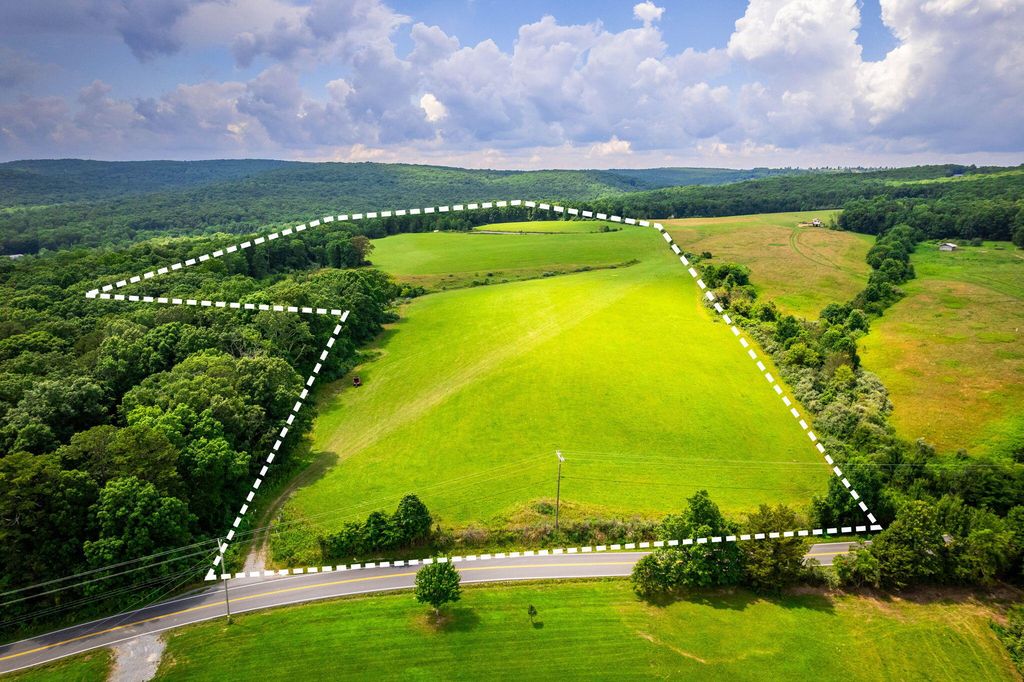 1901 Lewis Chapel Road, Graysville, TN 37338