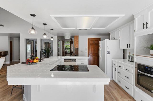 8357 N 1st Street, Fresno, CA 93720