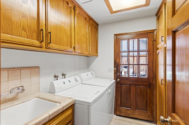 8357 N 1st Street, Fresno, CA 93720