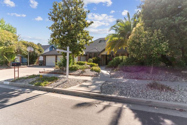 8357 N 1st Street, Fresno, CA 93720