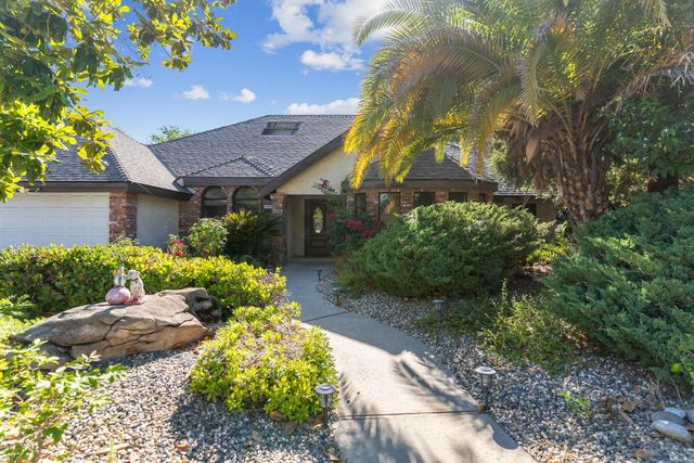 8357 N 1st Street, Fresno, CA 93720
