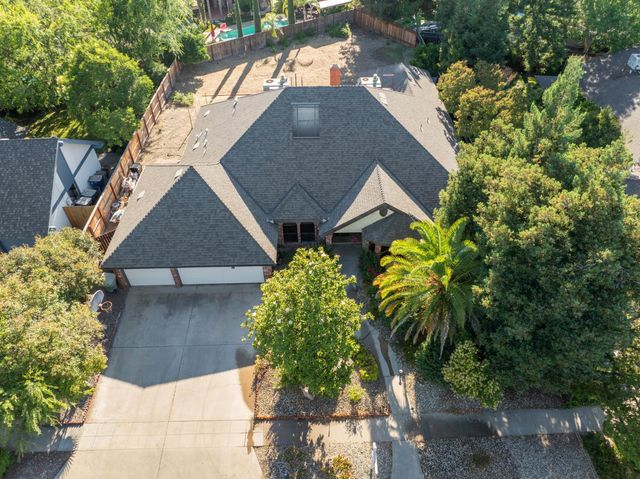 8357 N 1st Street, Fresno, CA 93720