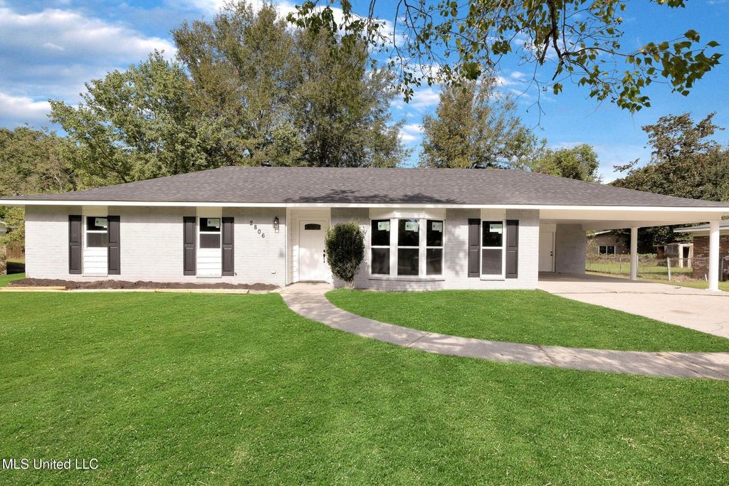 2806 Hickman Avenue, Picayune, MS 39466
