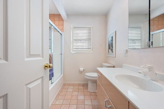 39 Waterford Drive 39, Worcester, MA 01602