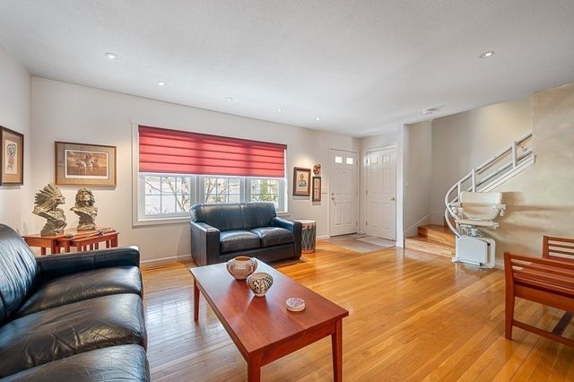 39 Waterford Drive 39, Worcester, MA 01602