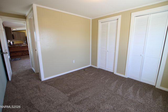 8 Falcon Way, Yerington, NV 89447