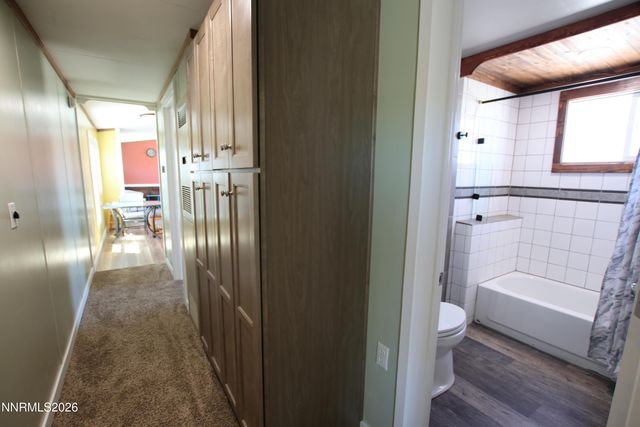 8 Falcon Way, Yerington, NV 89447