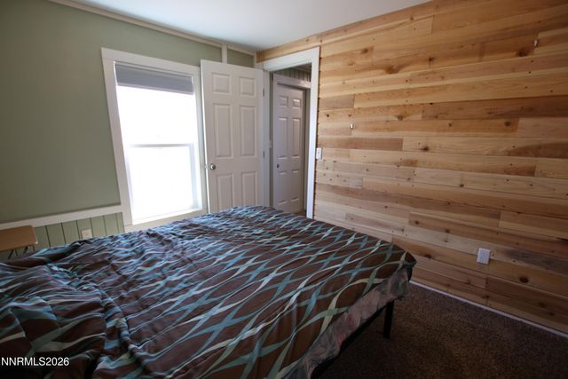 8 Falcon Way, Yerington, NV 89447