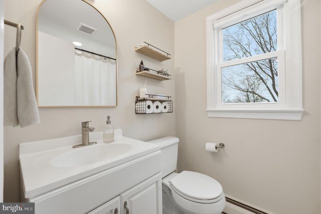 2101 YORK DR, Woodbridge, VA 22191