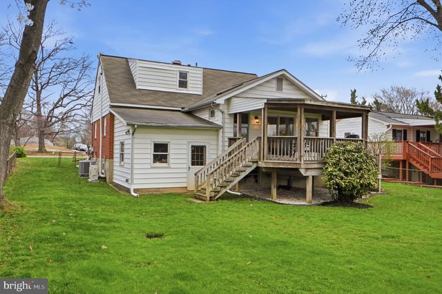 2101 YORK DR, Woodbridge, VA 22191