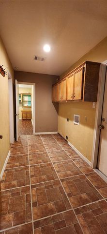 616 Cannan Drive, Angleton, TX 77515