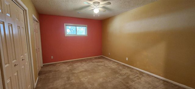 616 Cannan Drive, Angleton, TX 77515