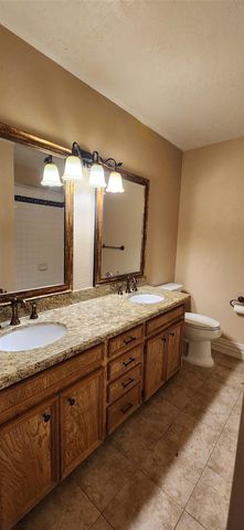 616 Cannan Drive, Angleton, TX 77515