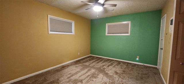616 Cannan Drive, Angleton, TX 77515