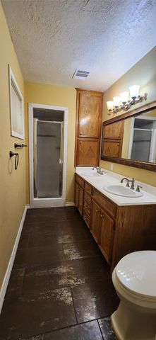 616 Cannan Drive, Angleton, TX 77515