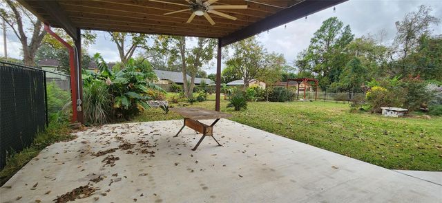 616 Cannan Drive, Angleton, TX 77515