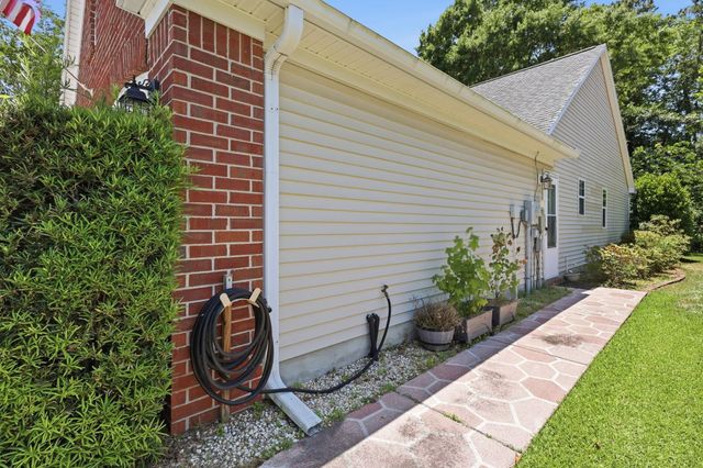 1654 Sedgefield Dr., Murrells Inlet, SC 29576