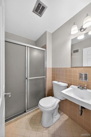 3685 Marietta Drive, Florissant, MO 63033