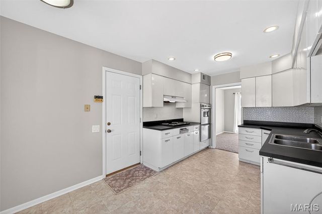 3685 Marietta Drive, Florissant, MO 63033